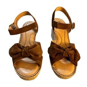 Born Monticello knotted wedge leather upper size 10